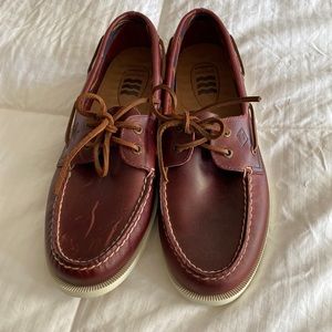NWOT. Sperry Leather Loafers 10.5